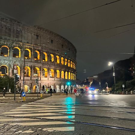 רומא Al Colosseo Appartamento Vintage מראה חיצוני תמונה