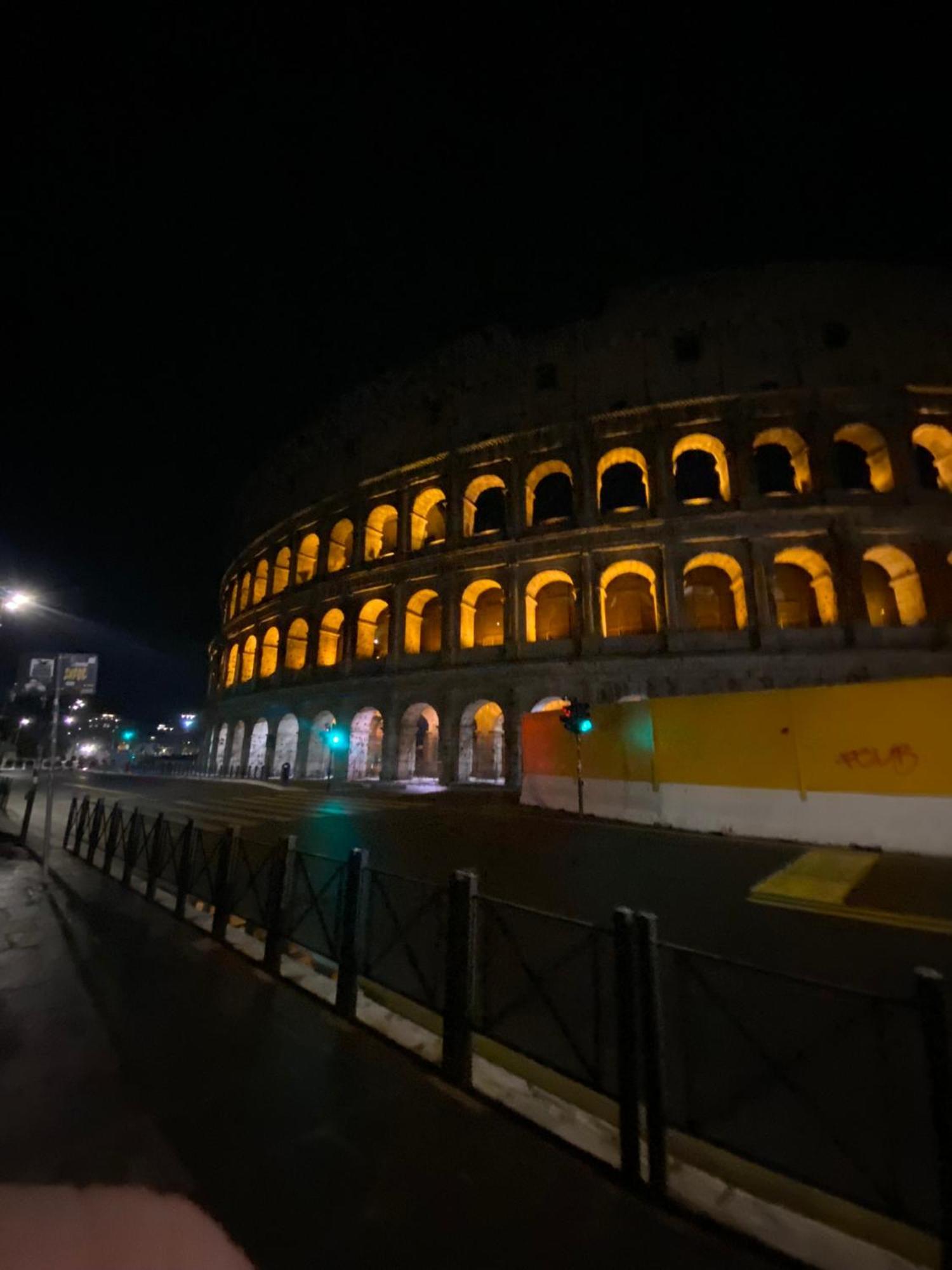 רומא Al Colosseo Appartamento Vintage מראה חיצוני תמונה